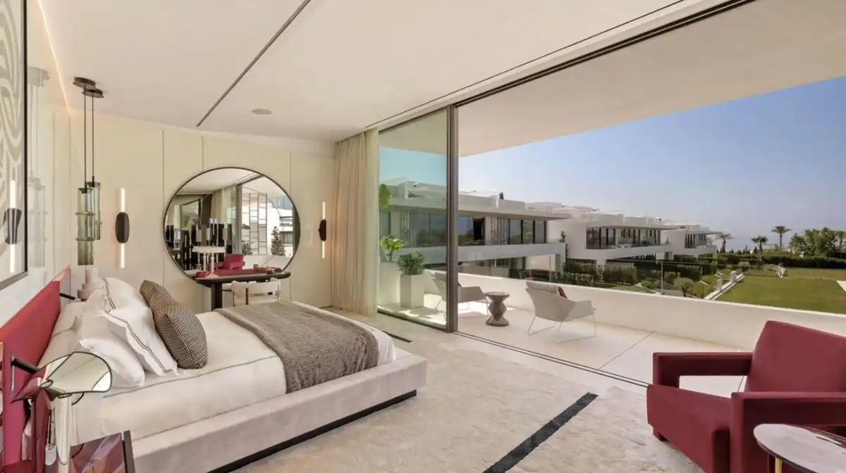 Schlafzimmer von Haus oder Chalet zum Verkauf in Marbella mit Klimaanlage, Privatgarten und Terrasse