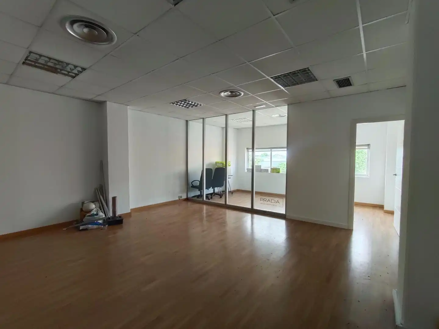 Office space with lift for sale in Polígono Industrial Sur, imagen 3