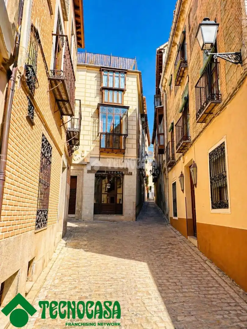 Außenansicht von Gebäude zum Verkauf in Toledo