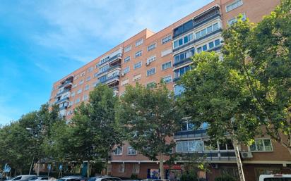 Exterior view of Flat for sale in  Madrid Capital  with Air Conditioner and Terrace