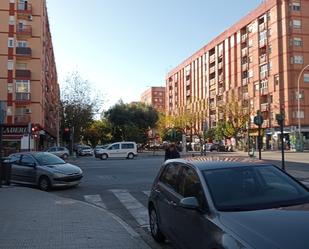 Vista exterior de Pis de lloguer en  Valencia Capital amb Aire condicionat, Terrassa i Moblat