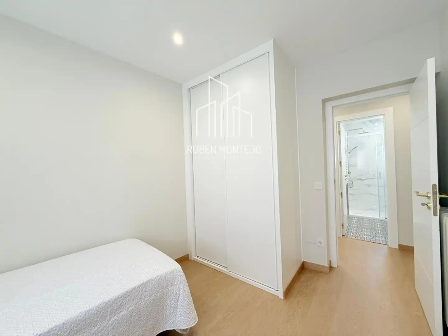 Bedroom of Flat for rent in Salamanca  with Heating, Storage room and Furnished