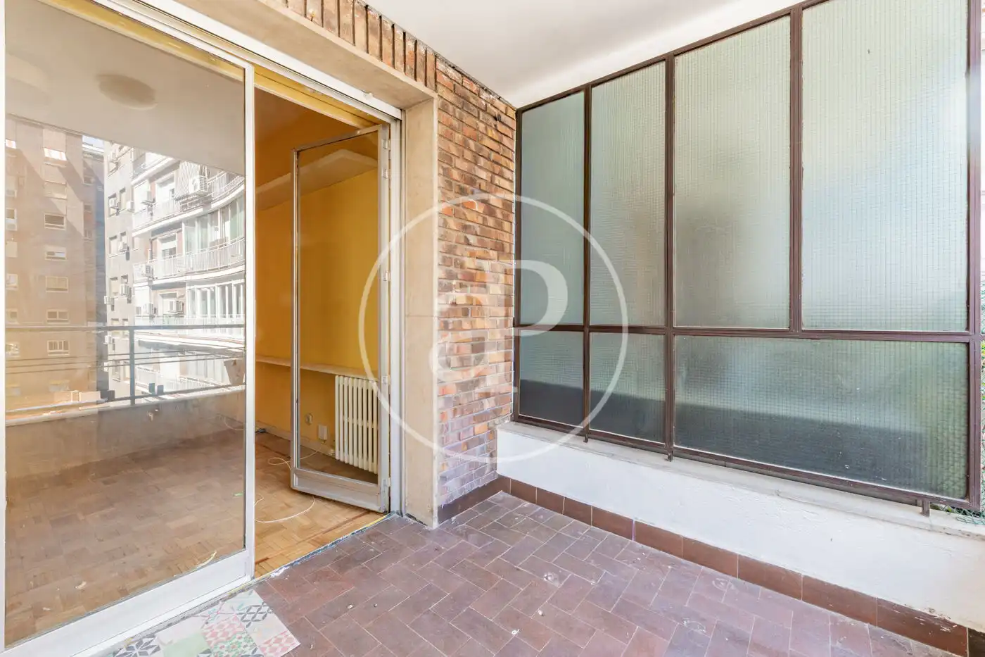 Piso en venta en Madrid con Calefacción, Terraza y Balcón