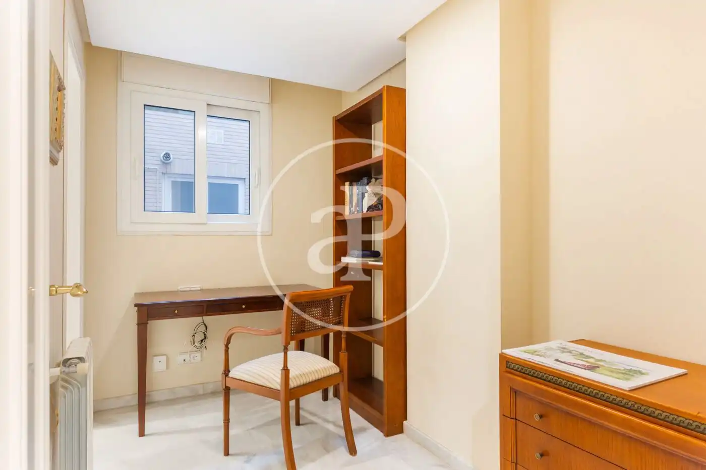 Flat for rent in Valencia  with Air Conditioner, Heating and Storage room
