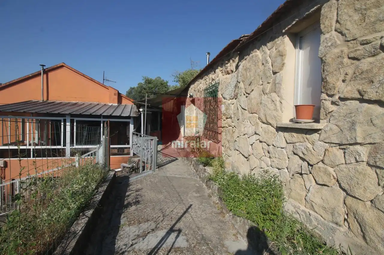 Vista exterior de Casa o xalet en venda en Crecente amb Calefacció, Jardí privat i Terrassa