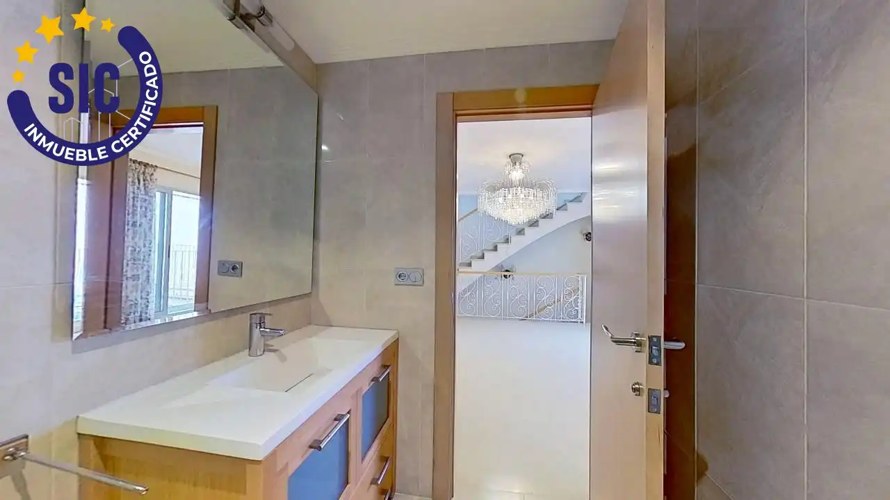 Badezimmer von Haus oder Chalet zur Miete in Chiva mit Heizung und Terrasse