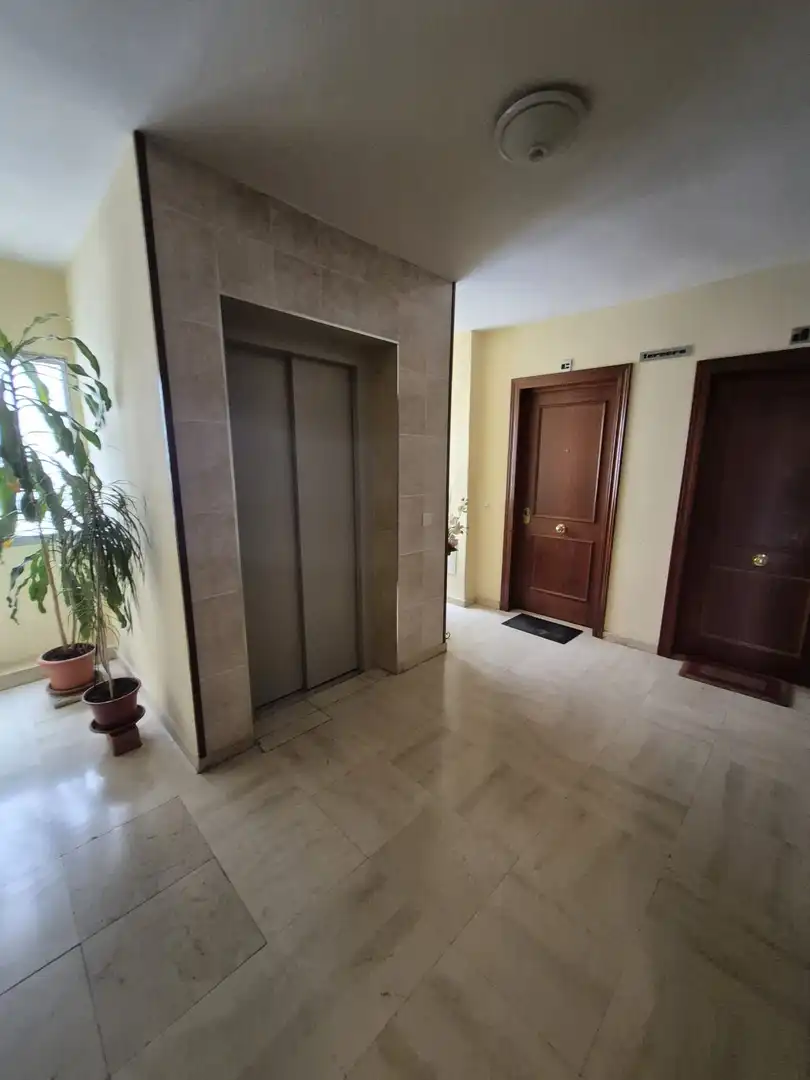 Wohnung zum Verkauf in Ávila mit Heizung, Terrasse und Abstellraum