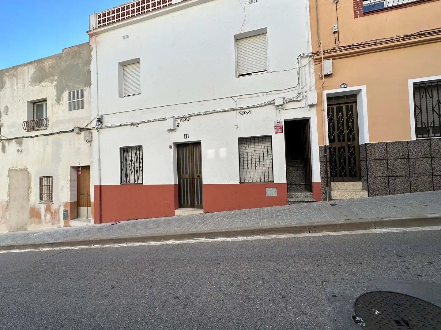 Außenansicht von Einfamilien-Reihenhaus zum Verkauf in Mataró mit Heizung und Terrasse