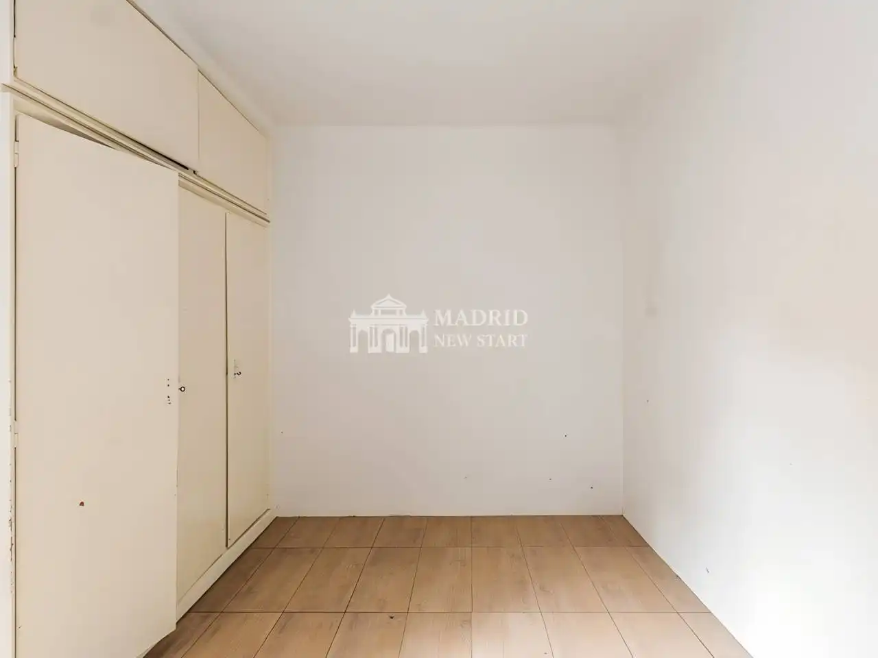 Schlafzimmer von Wohnung zum Verkauf in Madrid mit Klimaanlage und Heizung