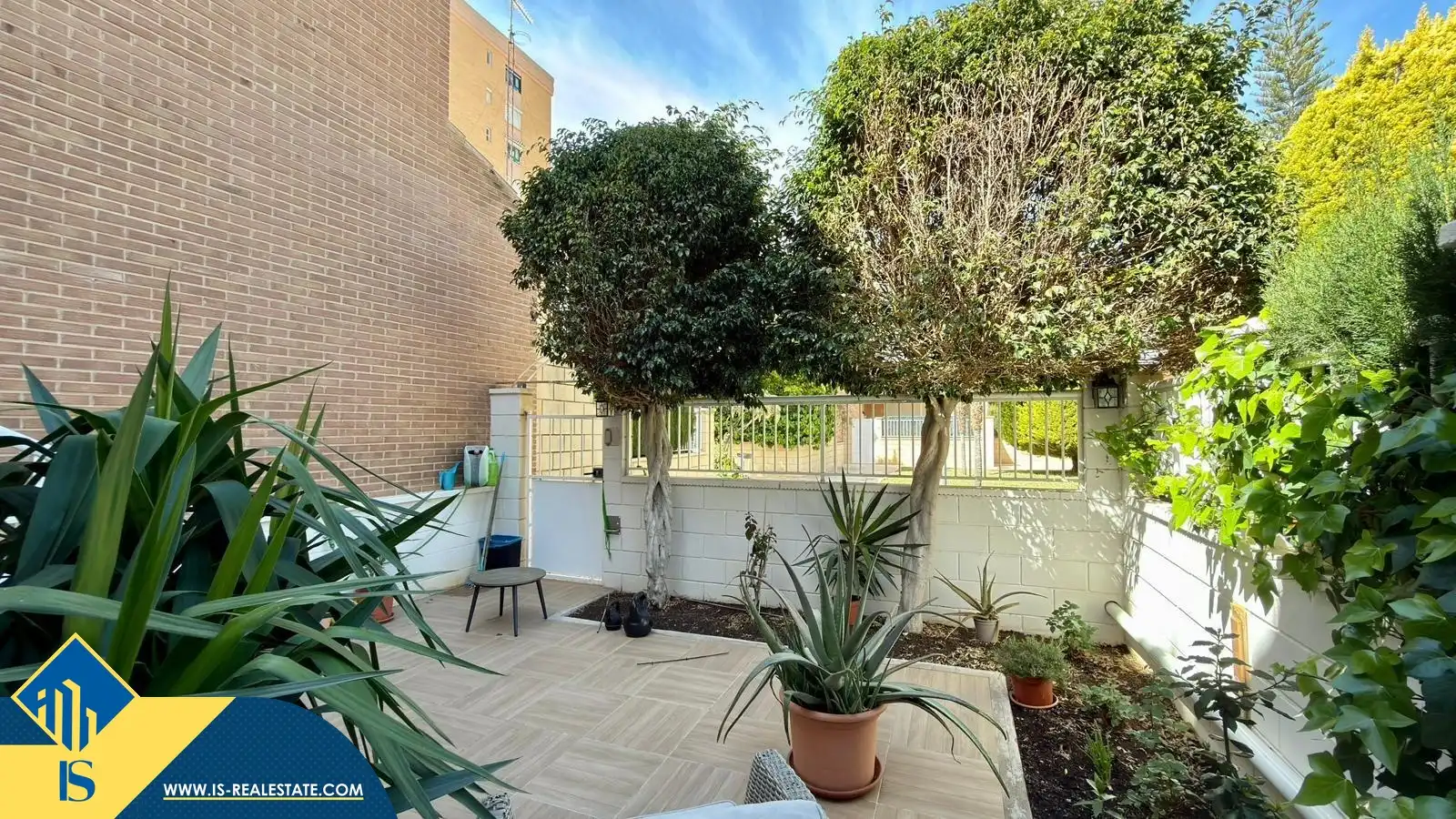 Terrassa de Casa o xalet en venda en Alicante / Alacant amb Terrassa, Moblat i Piscina comunitària