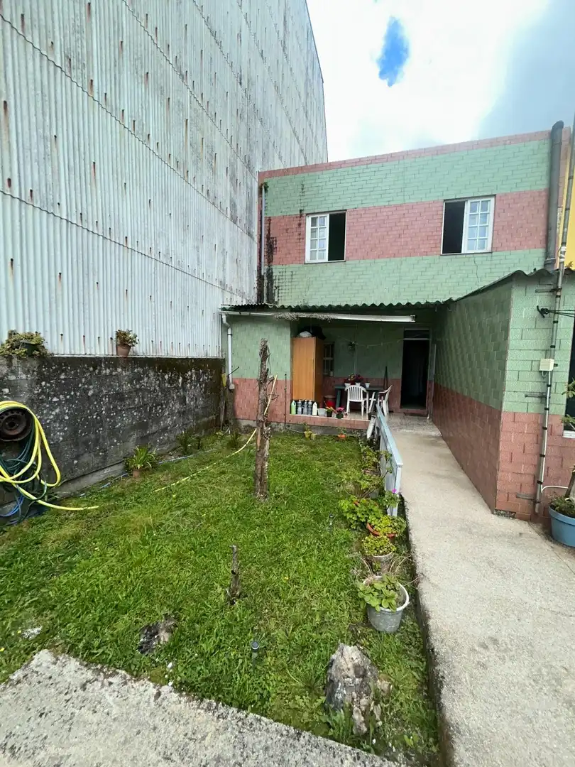 Vista exterior de Casa o xalet en venda en A Pobra do Caramiñal amb Traster, Moblat i Balcó