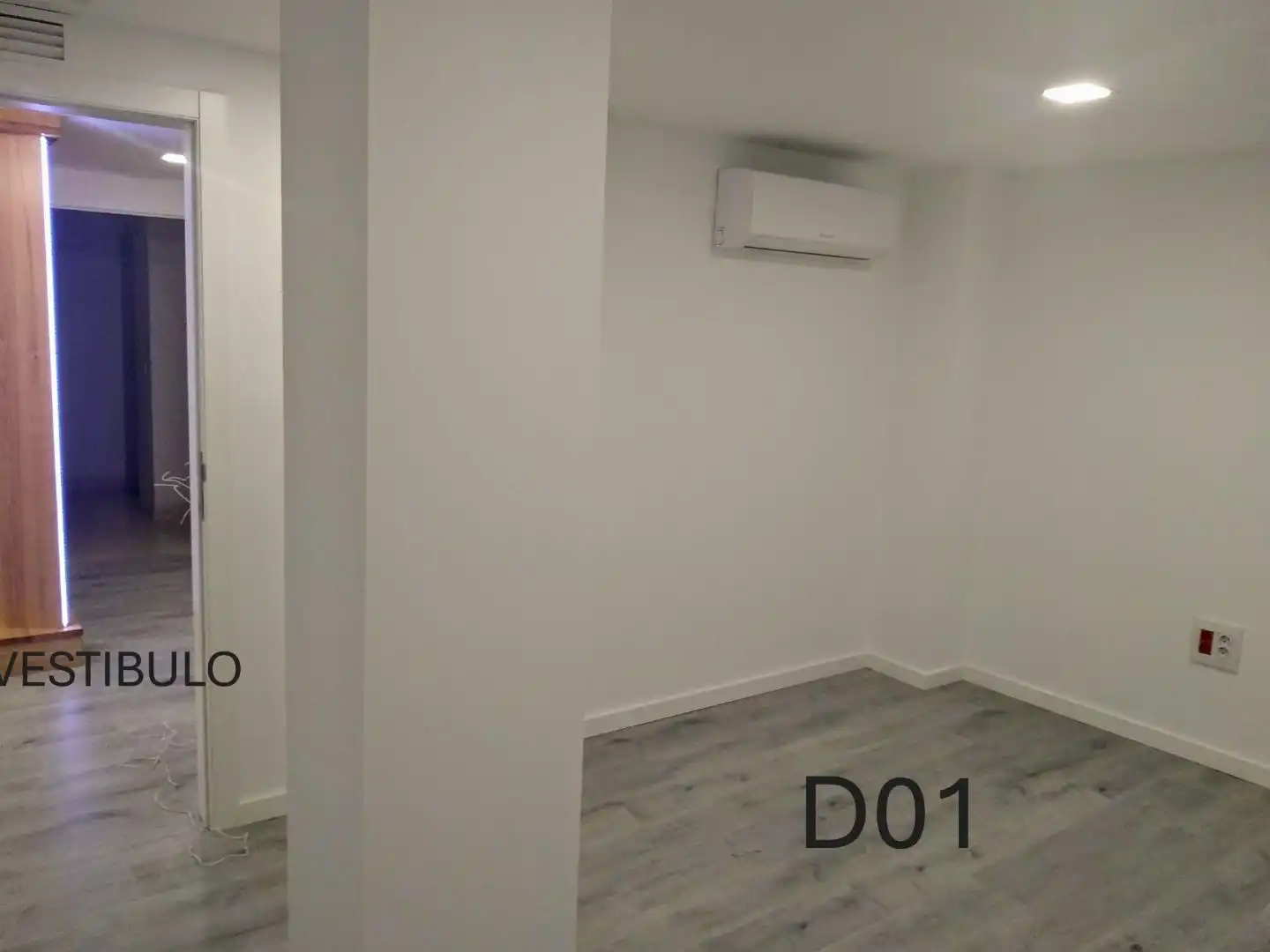 Office for sale in Algemesí  with Air Conditioner