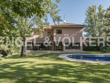Casa con piscina in affitto a Somosaguas