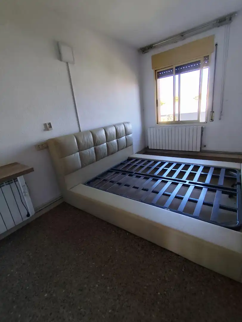 Schlafzimmer von Dachboden zum Verkauf in Sabadell mit Klimaanlage, Heizung und Terrasse
