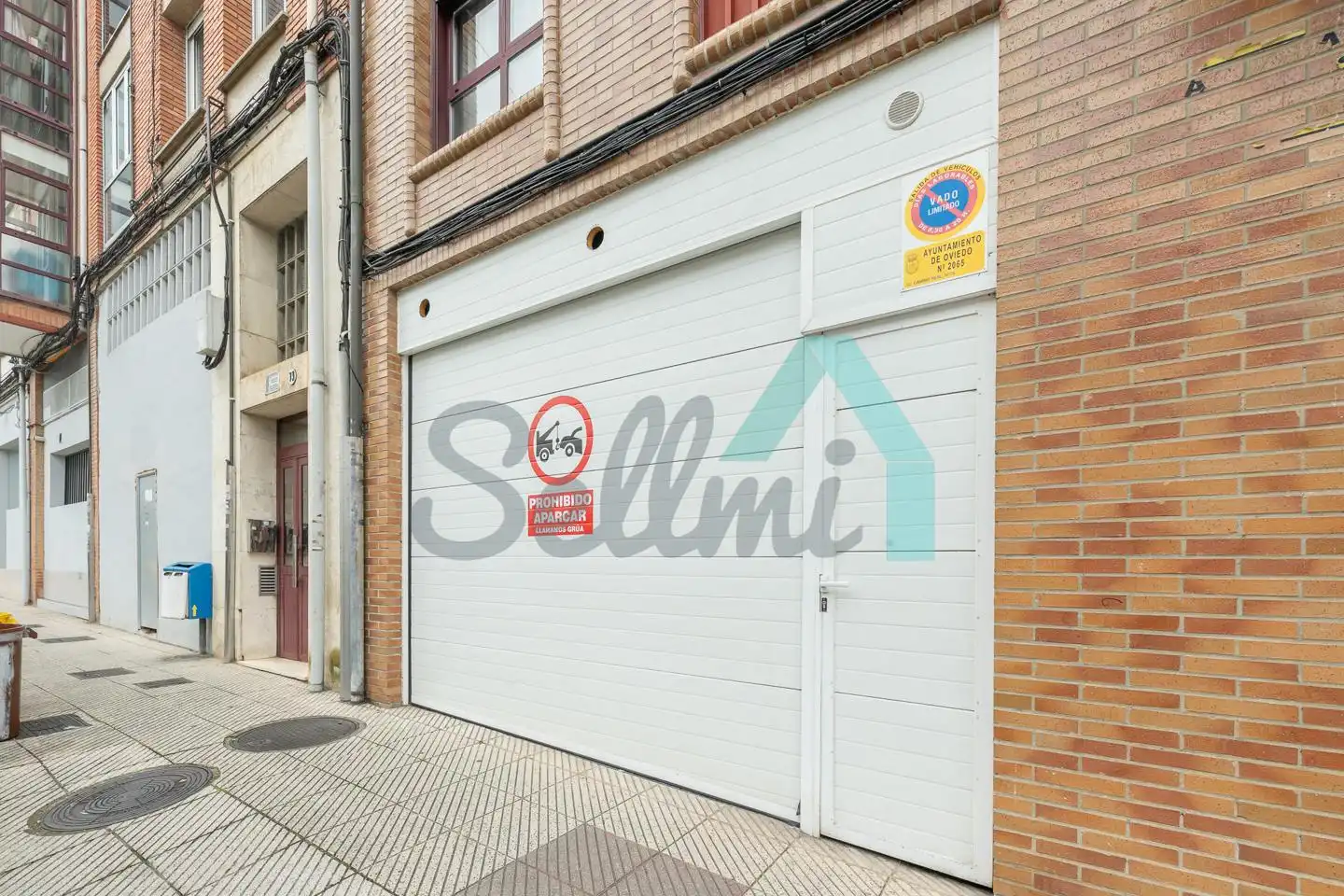 Parking de Local en venta en Oviedo 