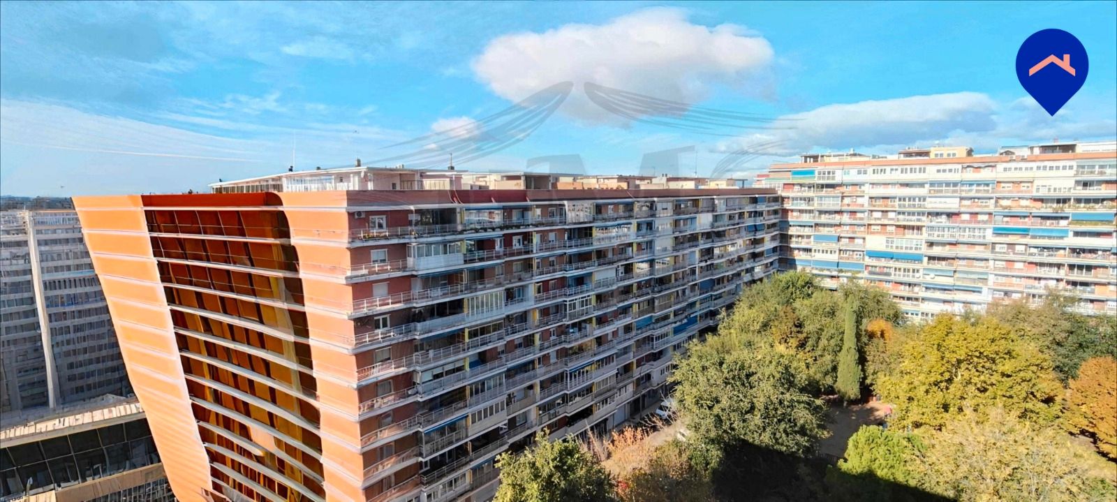 Vista exterior de Àtic en venda en Torrejón de Ardoz amb Calefacció, Jardí privat i Parquet