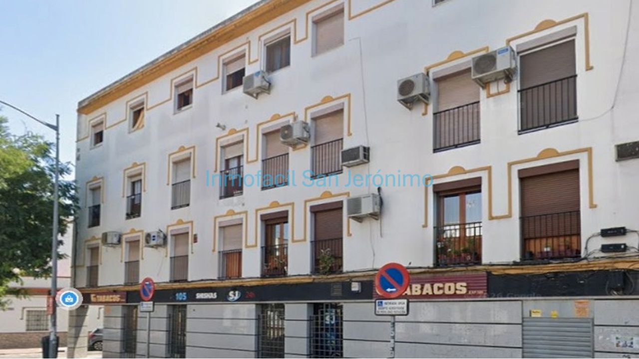 Vista exterior de Pis en venda en  Sevilla Capital