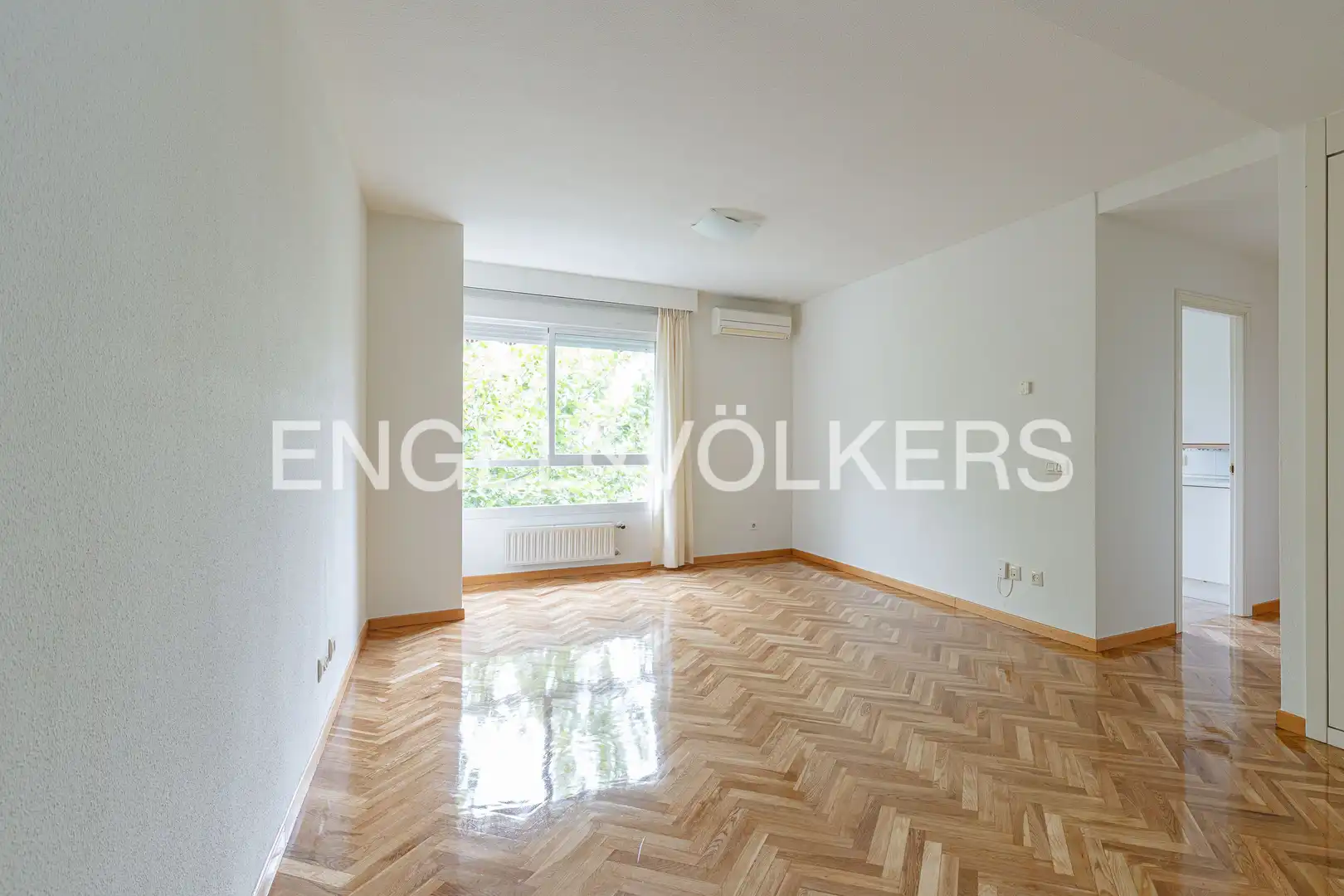 Sala de estar de Piso de alquiler en Pozuelo de Alarcón con Aire acondicionado, Calefacción y Parquet