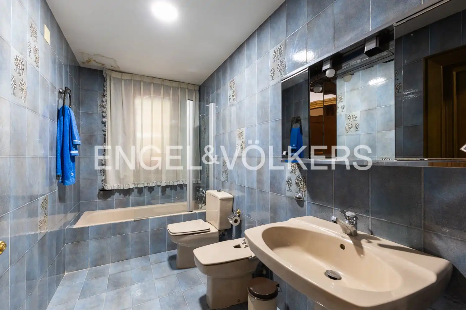 Baño de Casa o chalet en venta en Chiva con Aire acondicionado, Calefacción y Jardín privado