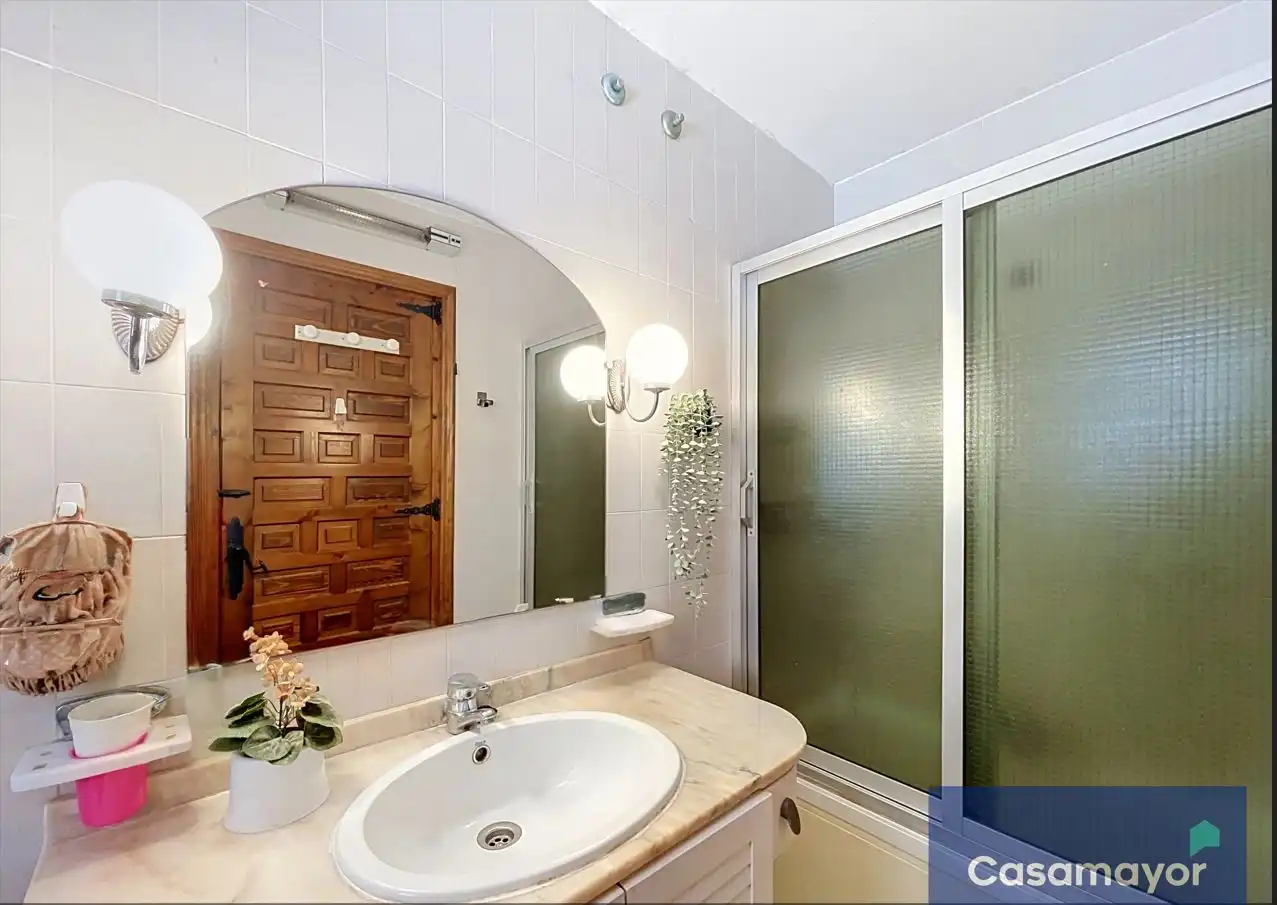 Bany de Casa o xalet en venda en Sant Joan d'Alacant amb Aire condicionat, Jardí privat i Piscina