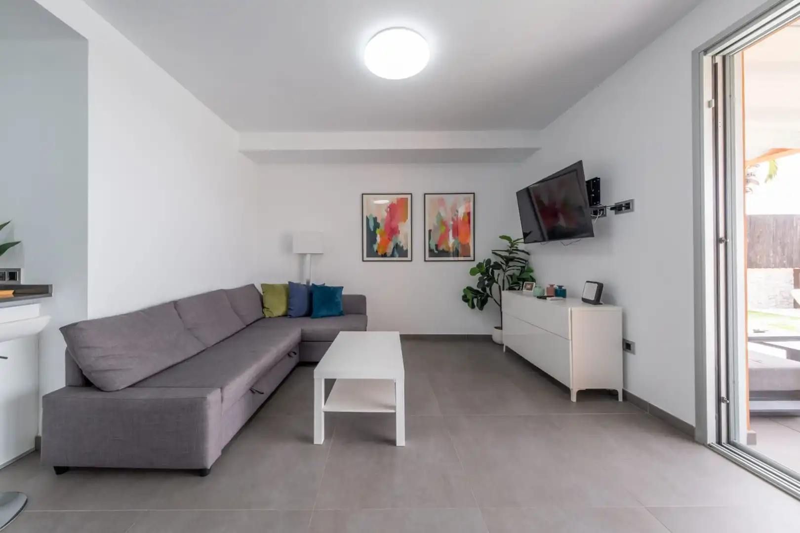 Sala d'estar de Casa o xalet en venda en San Bartolomé de Tirajana amb Aire condicionat, Jardí privat i Terrassa