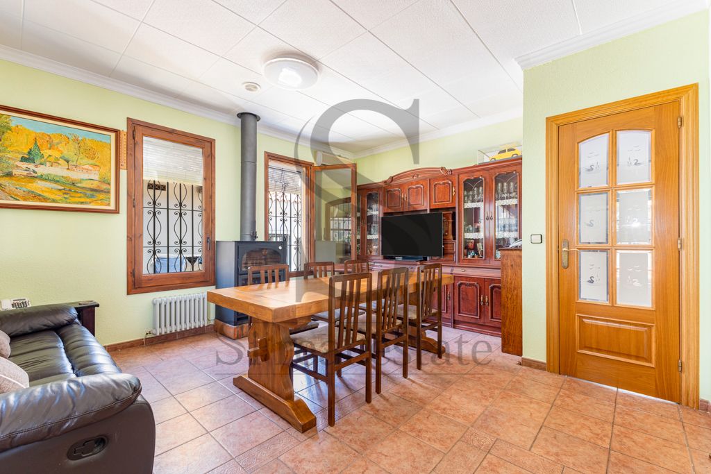 Exterior view of House or chalet for sale in Santa Coloma de Gramenet  with Private garden, Terrace and Furnished