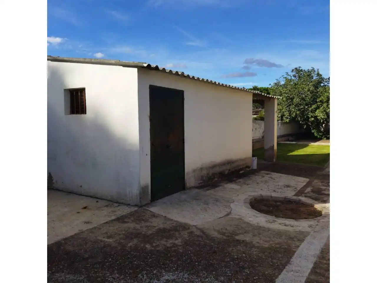 Außenansicht von Haus oder Chalet zum Verkauf in Lardero mit Heizung und Privatgarten