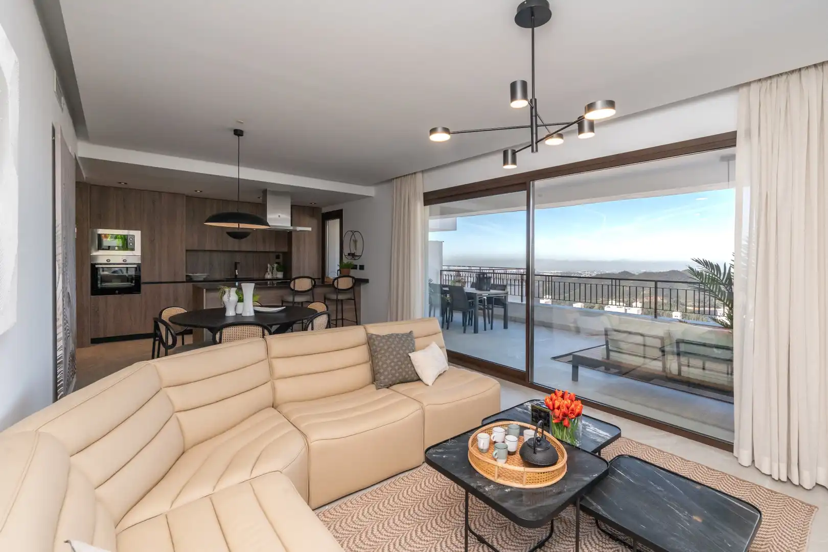 Apartamento con piscina en venta en Istán, imagen 3