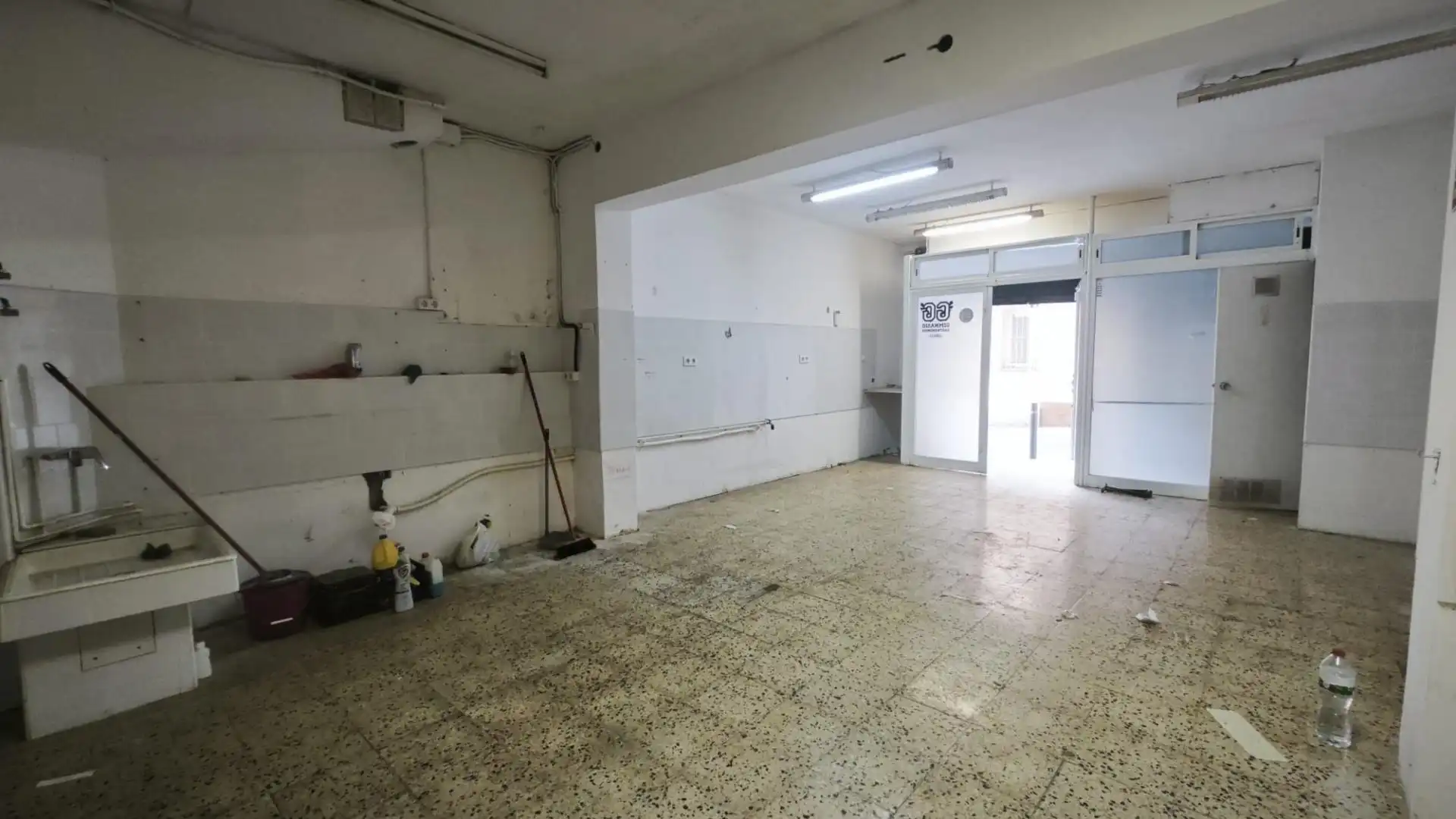 Local en venta en Carrer SALINAS, Vila de Gràcia