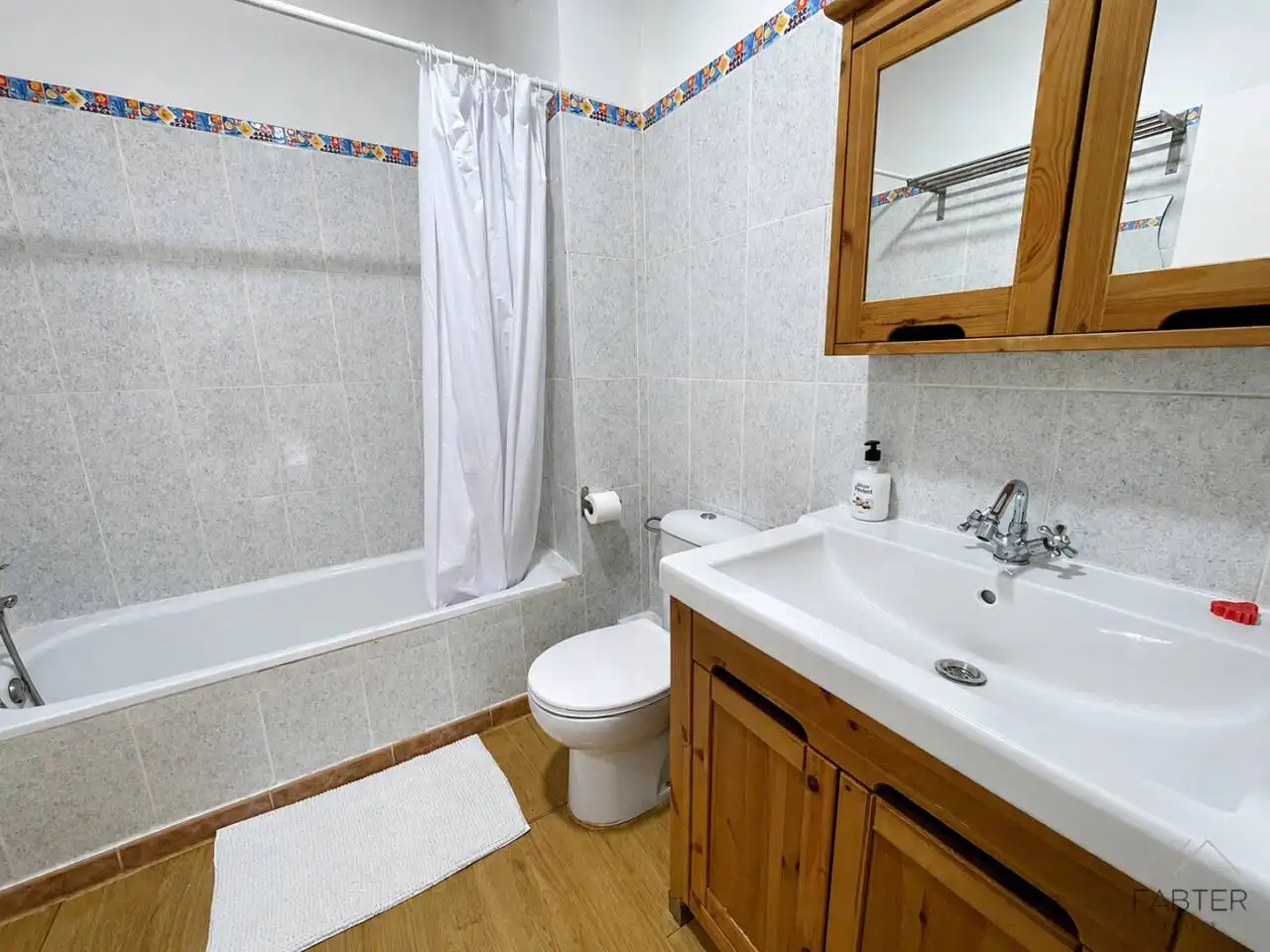 Bathroom of Flat for sale in Polinyà  with Heating, Parquet flooring and Storage room