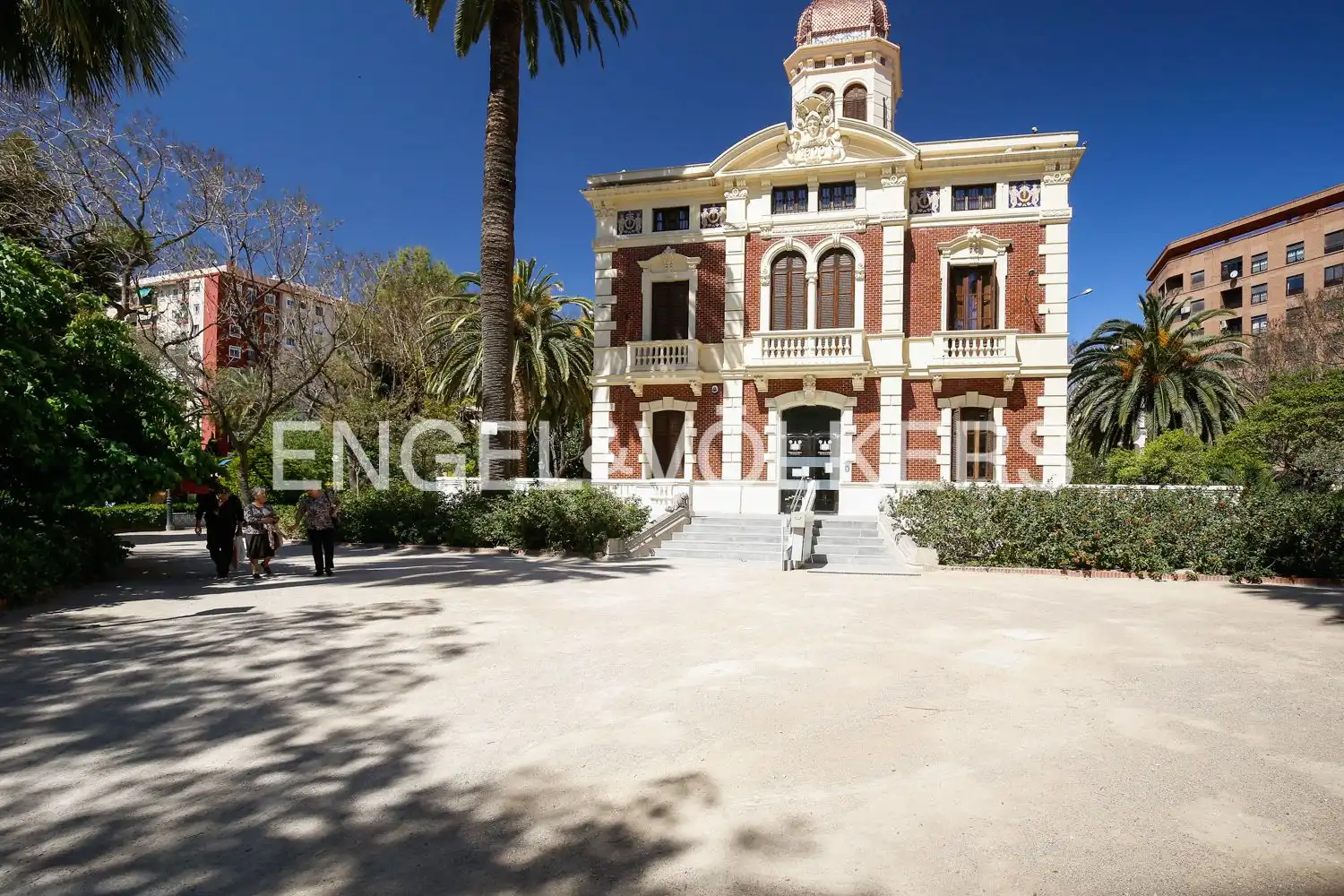 Exterior view of Flat for rent in Camins al Grau