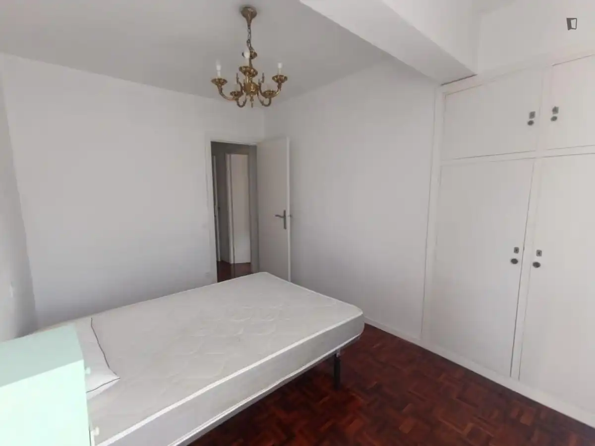 Habitació a Mendebaldea - Ermitagaña
