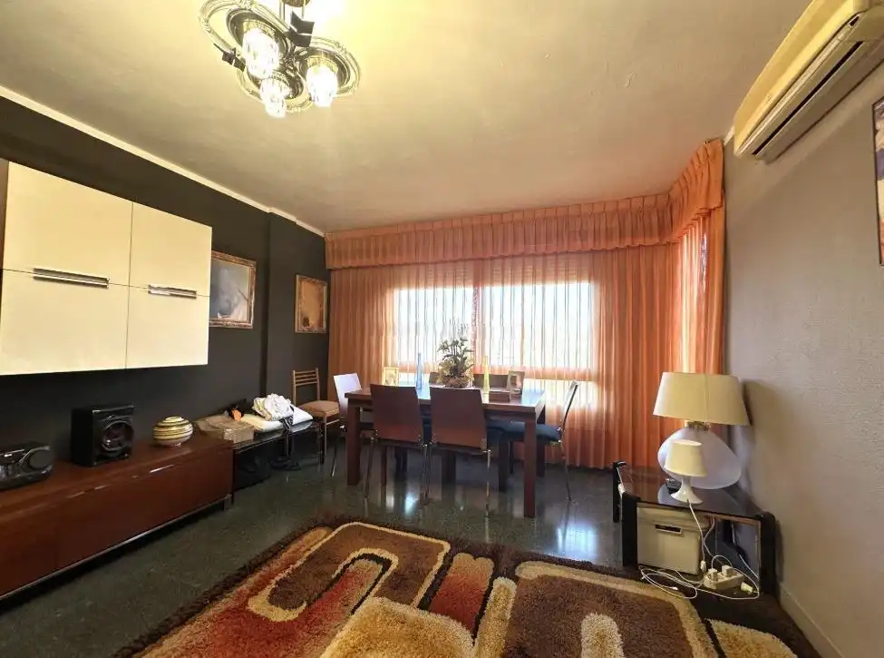 Sala d'estar de Pis en venda en Ontinyent amb Aire condicionat, Traster i Balcó