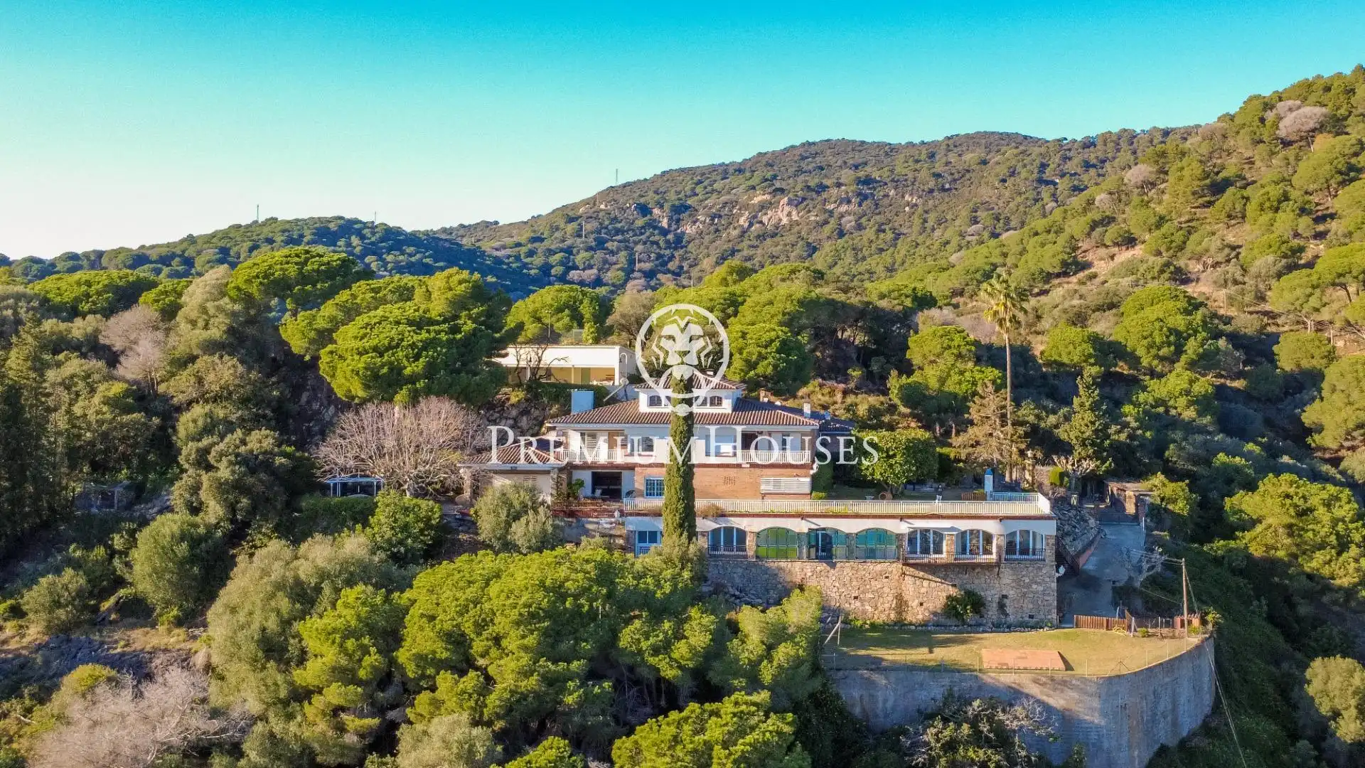 Vista exterior de Casa o xalet en venda en Cabrera de Mar amb Calefacció, Terrassa i Traster