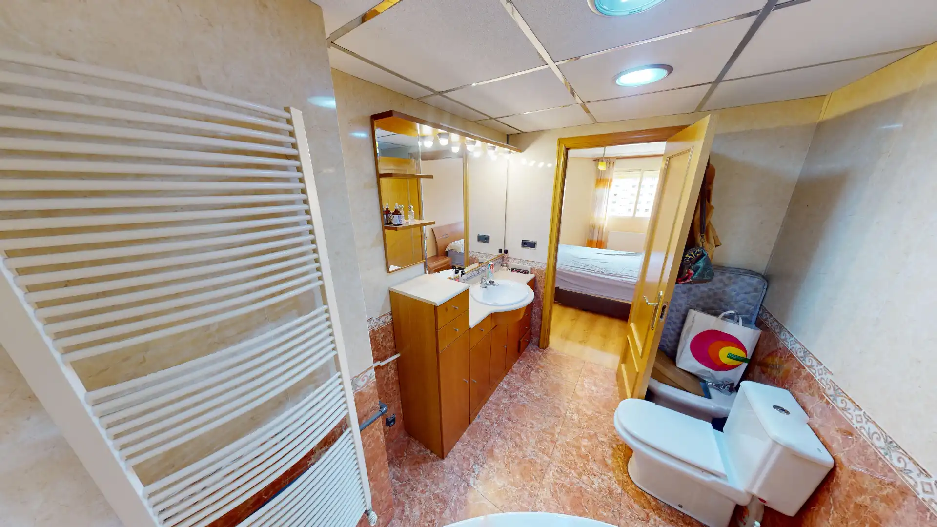 Baño de Piso en venta en Alicante / Alacant con Aire acondicionado, Calefacción y Terraza