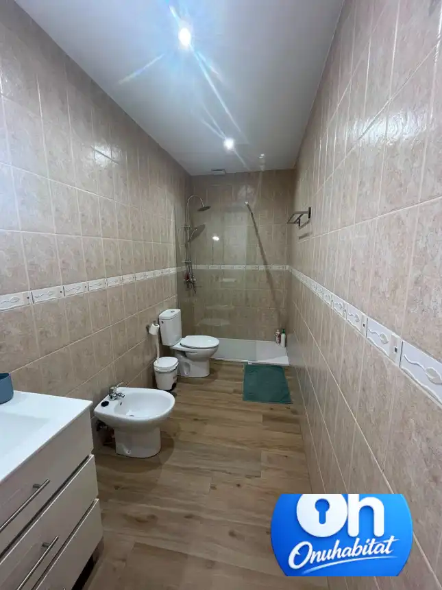 Baño de Piso en venta en Valverde del Camino con Aire acondicionado, Amueblado y Balcón