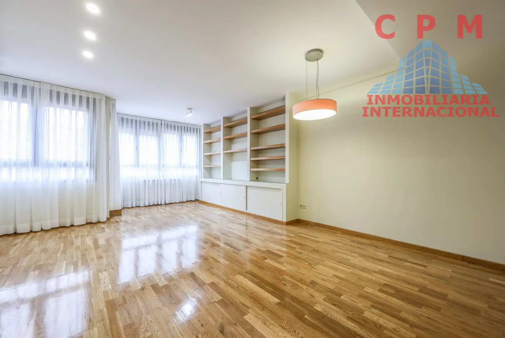 Sala de estar de Dúplex de alquiler en Madrid con Aire acondicionado, Calefacción y Parquet