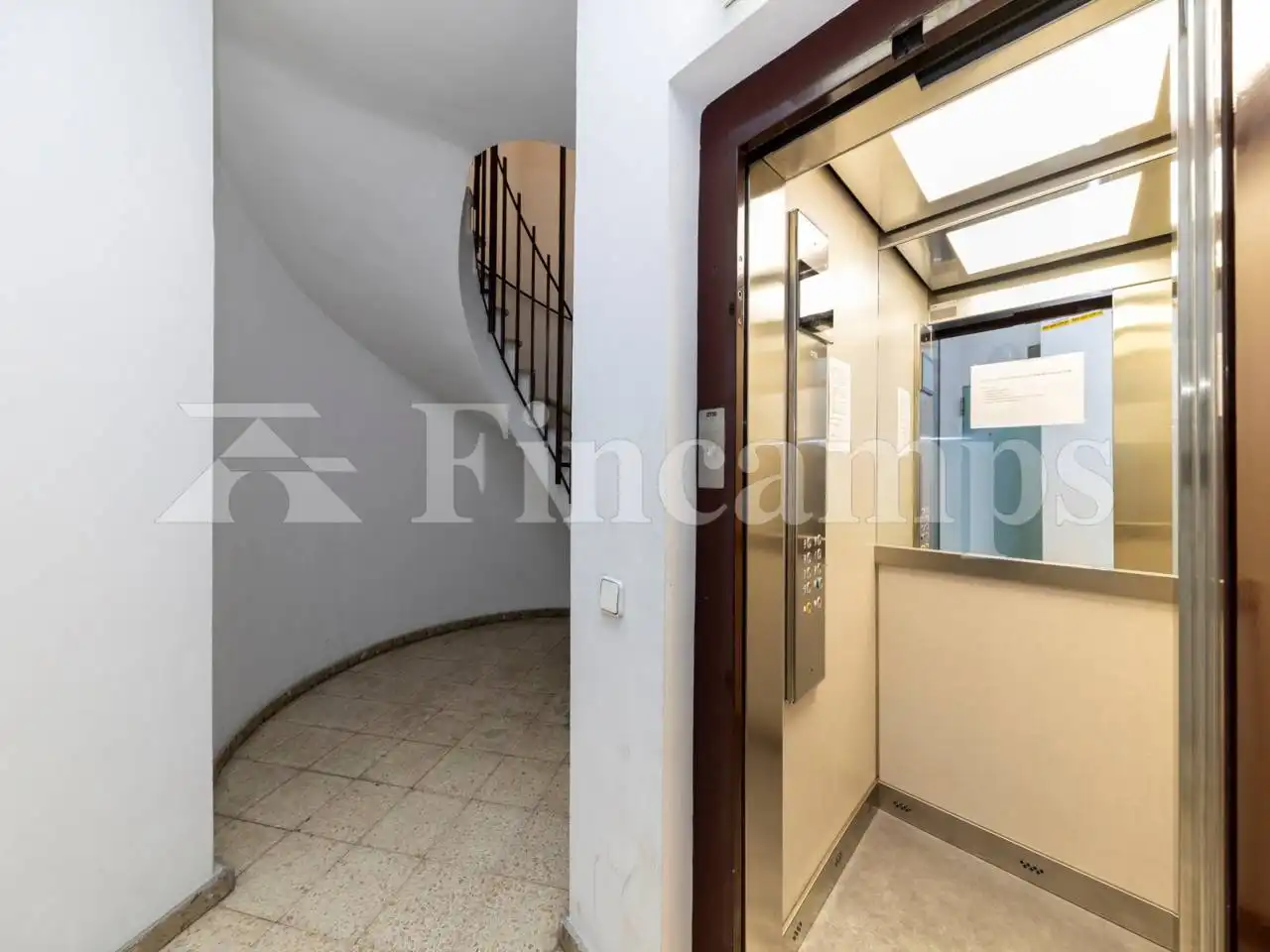 Wohnung zum Verkauf in Sabadell mit Heizung, Terrasse und Balkon