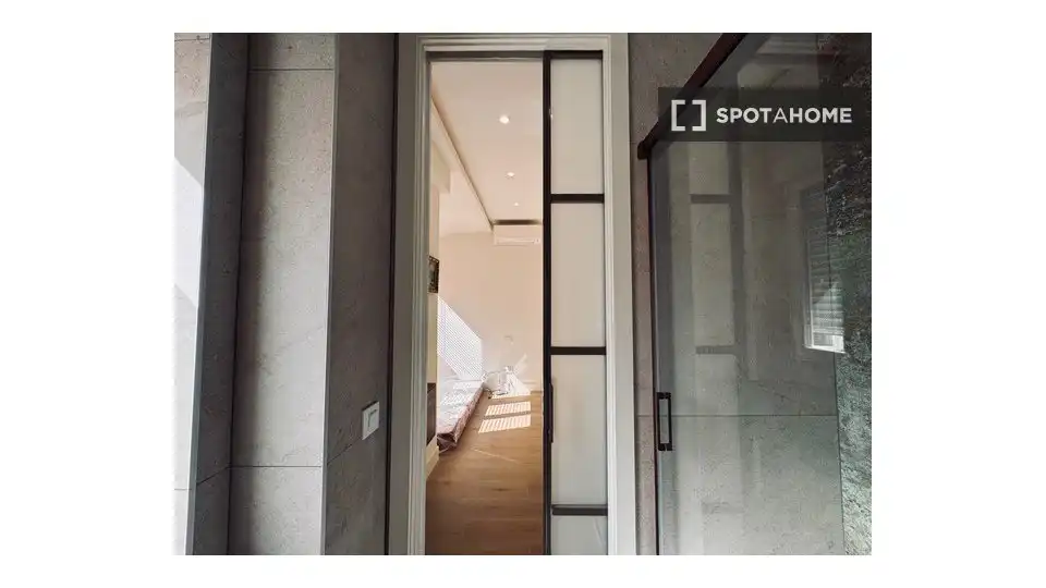 Apartament per a compartir en Madrid amb Aire condicionat, Terrassa i Moblat