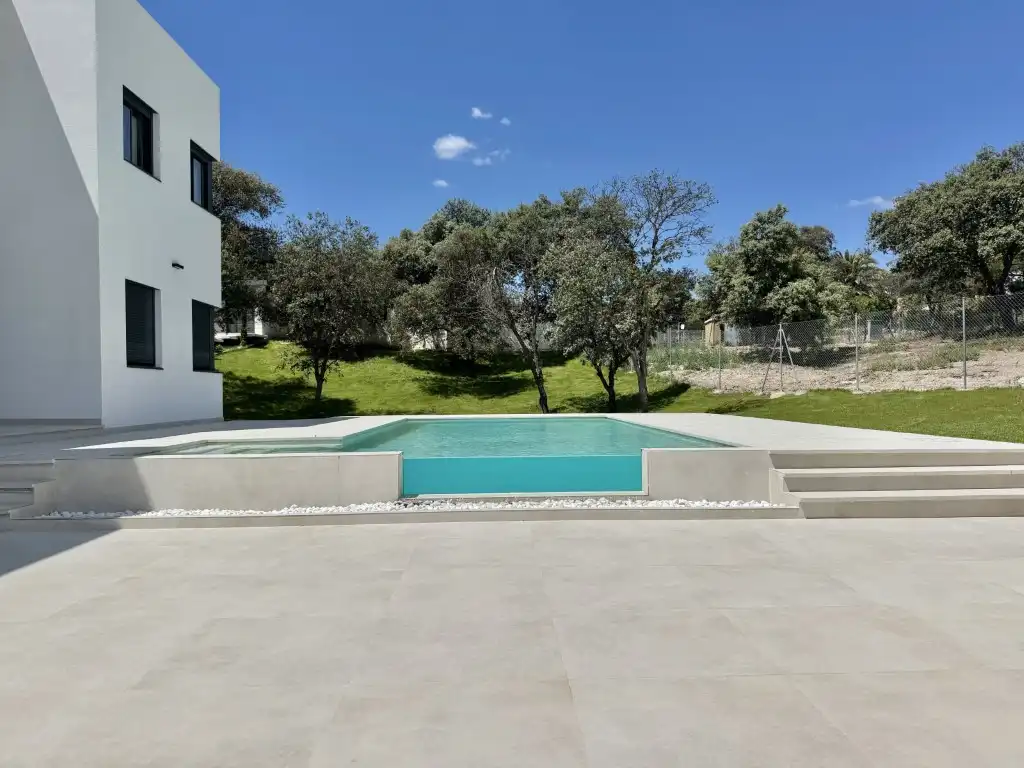 Swimming pool of Houses for sale in Ciudalcampo