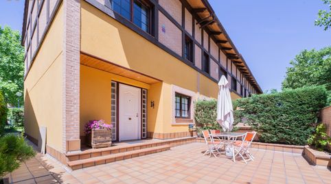 Foto 3 von Einfamilien-Reihenhaus zum Verkauf in Calle Mariano Barbacid, Viñas Viejas, Boadilla del Monte