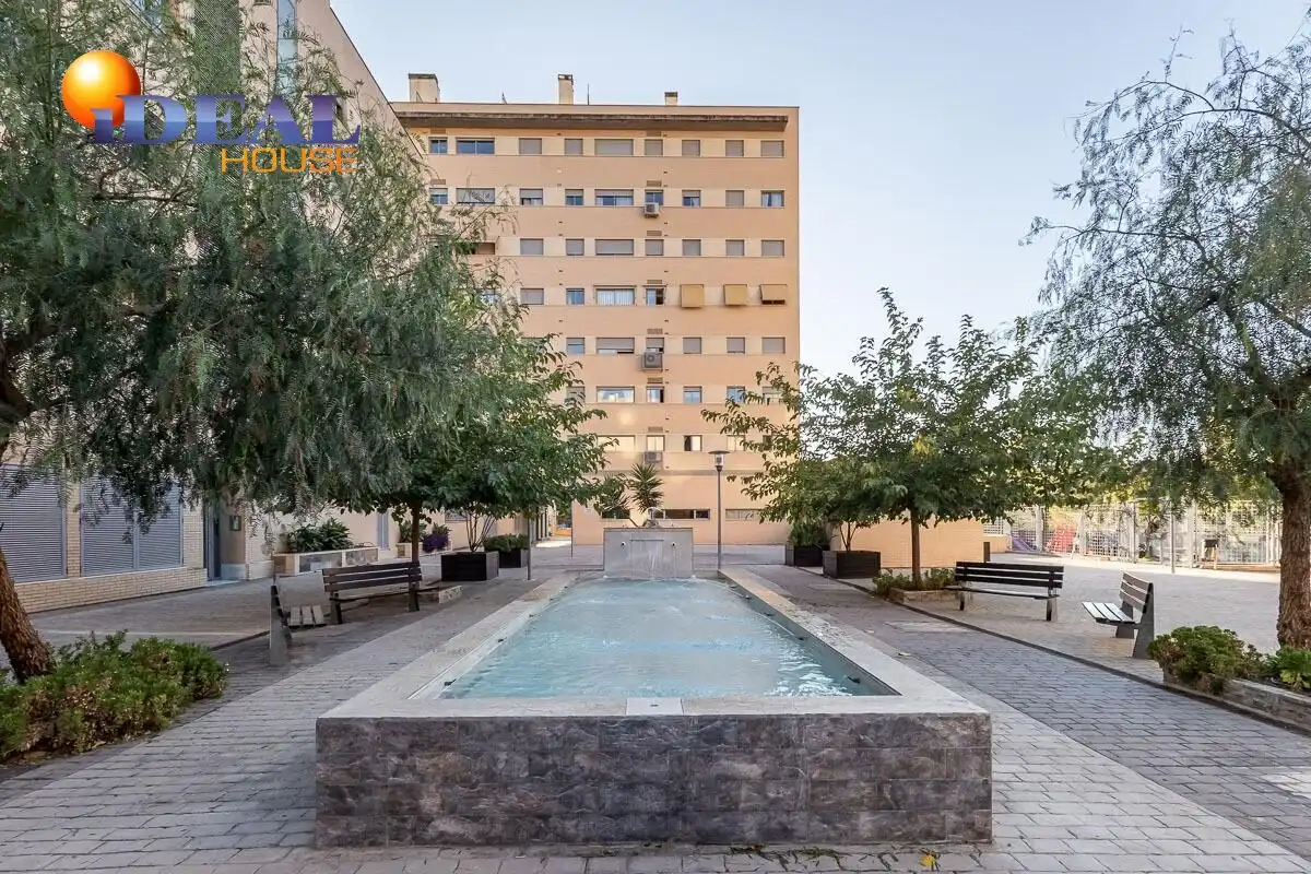 Penthouse mit Pool zum Verkauf in Avenida DE LA ILUSTRACION, imagen 2