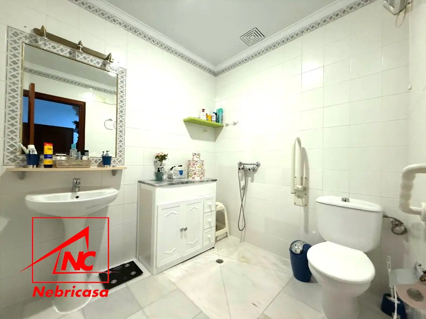 Baño de Casa o chalet en venta en Lebrija con Aire acondicionado, Jardín privado y Terraza
