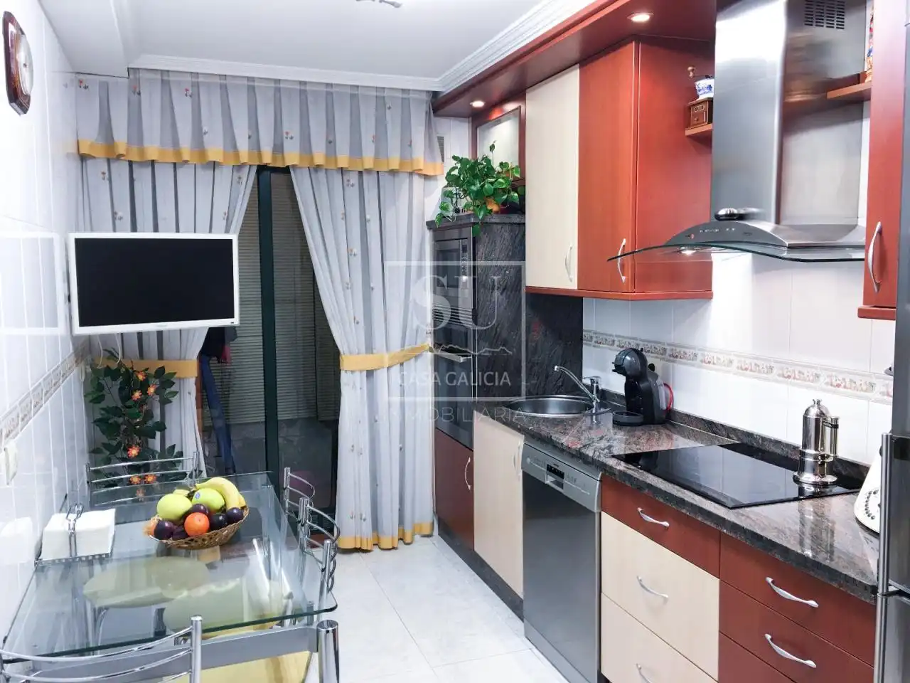Kitchen of Flat for sale in Vigo   with Air Conditioner, Heating and Terrace