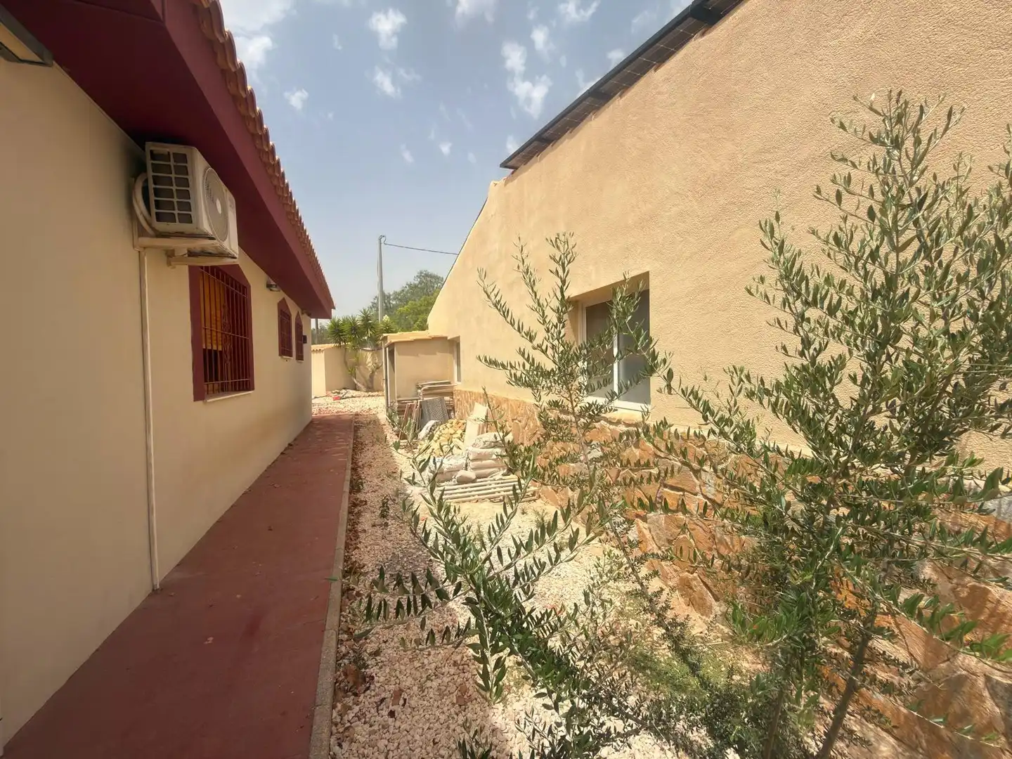 Vista exterior de Casa o xalet en venda en Alicante / Alacant amb Aire condicionat, Calefacció i Jardí privat