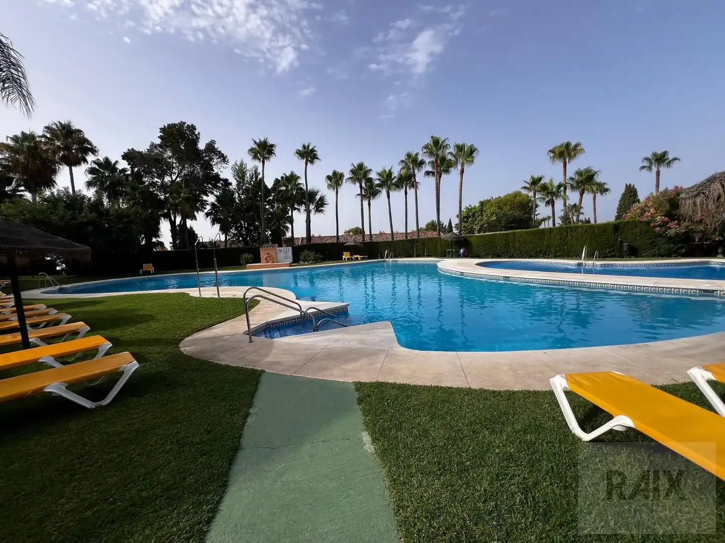 Piscina de Piso en venta en Mijas con Calefacción, Terraza y Trastero