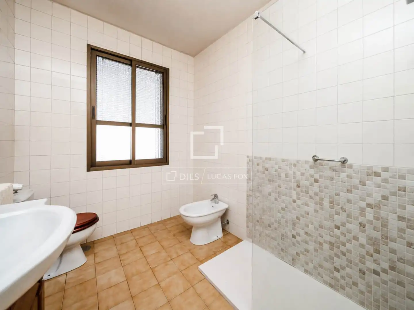 Baño de Piso en venta en Madrid con Aire acondicionado, Calefacción y Terraza