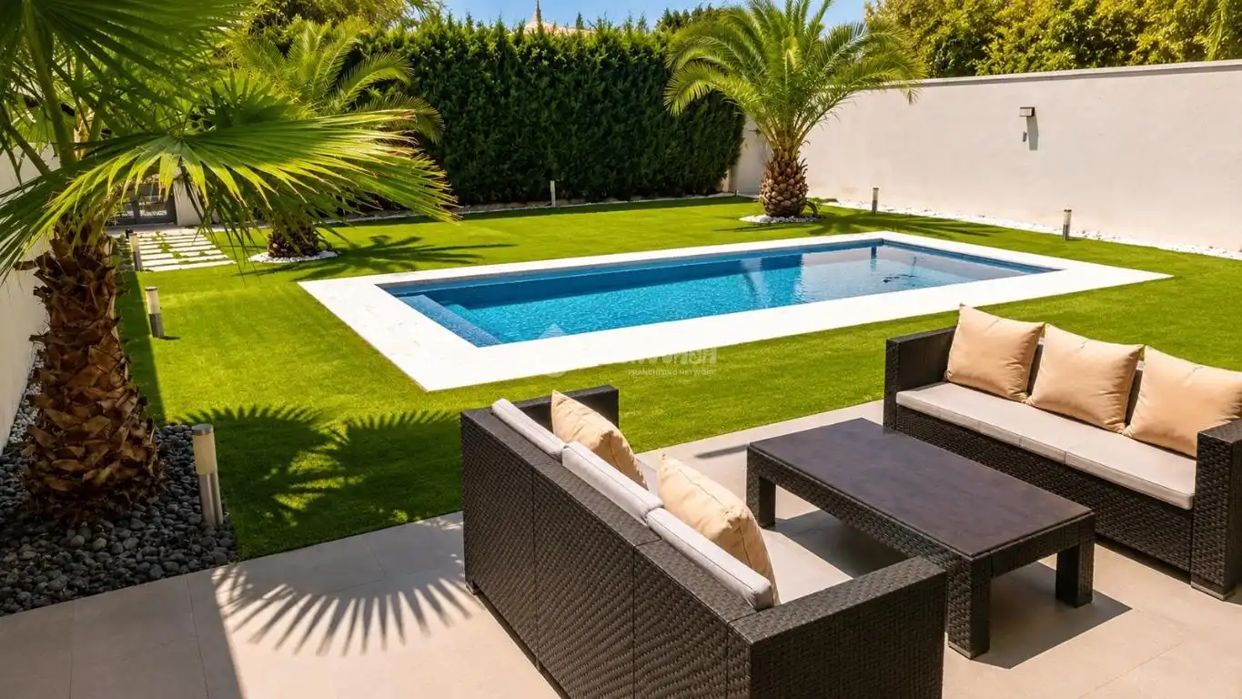 Piscina de Casa adosada en venda en Illescas amb Aire condicionat i Piscina