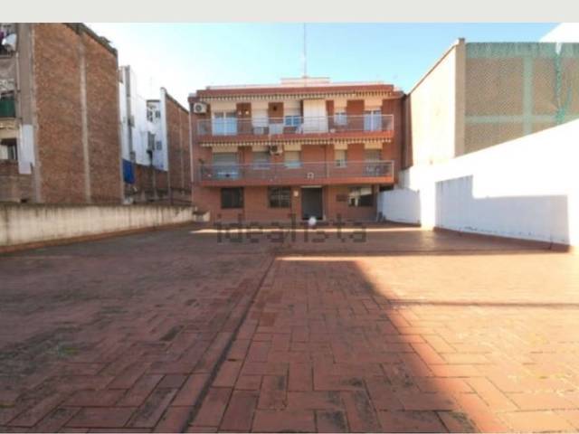 Local comercial en Venta en Carrer de Vallès i Ribot, 24 en La Sagrera