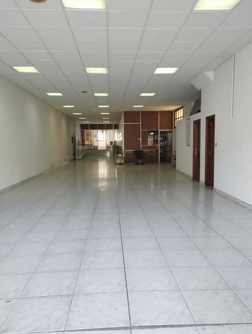 Local commercial à louer à Avenida Fisterra, imagen 6